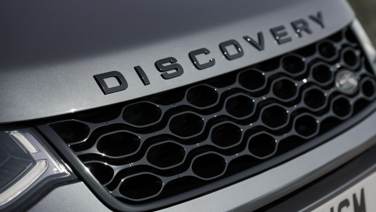 2024 Discovery Sport Grille