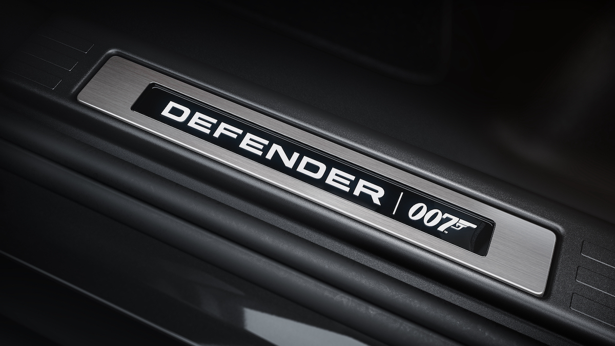 Bond No Time to Die 007 Land Rover Defender SV