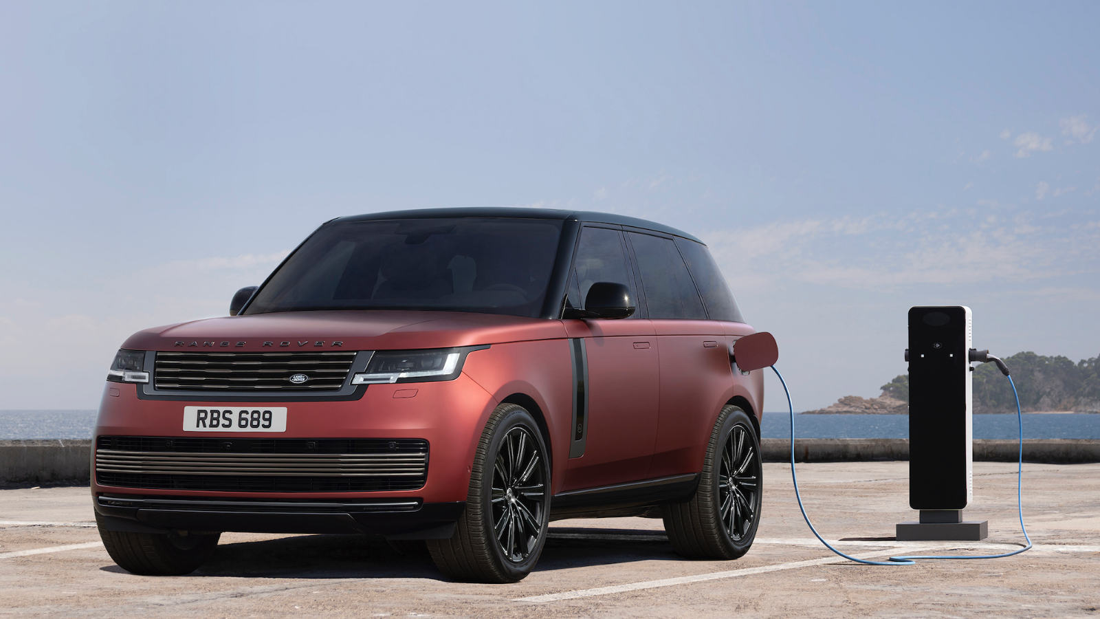 NEW RANGE ROVER: ORDERS OPEN FOR FLAGSHIP SV MODEL AND EXTENDED RANGE PLUG-IN HYBRID WITH UP TO 70 MILES OF EV RANGE